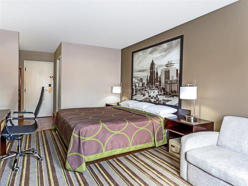 Delavan Inn And Suites Екстер'єр фото