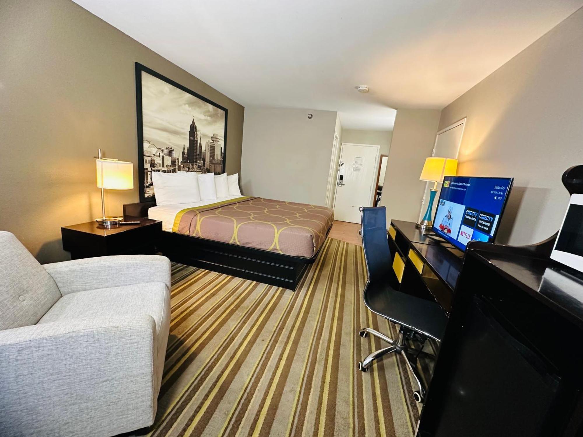 Delavan Inn And Suites Екстер'єр фото