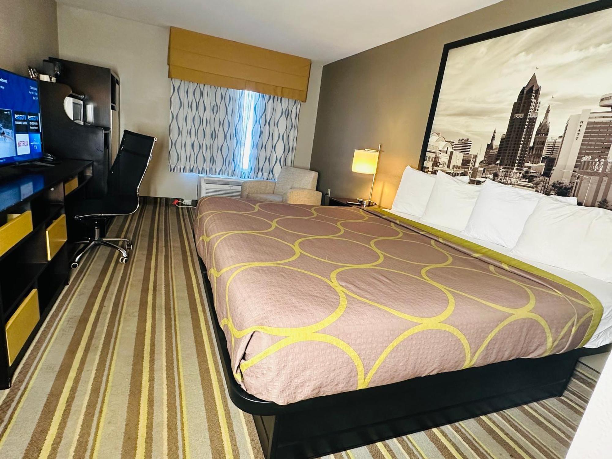 Delavan Inn And Suites Екстер'єр фото